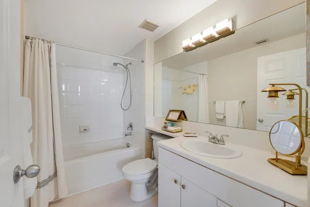 The Montecito Unit 513 photo 11