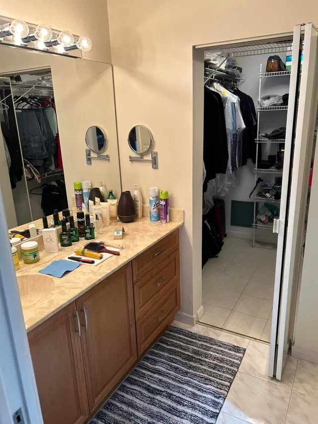 Unit 115 photo 5