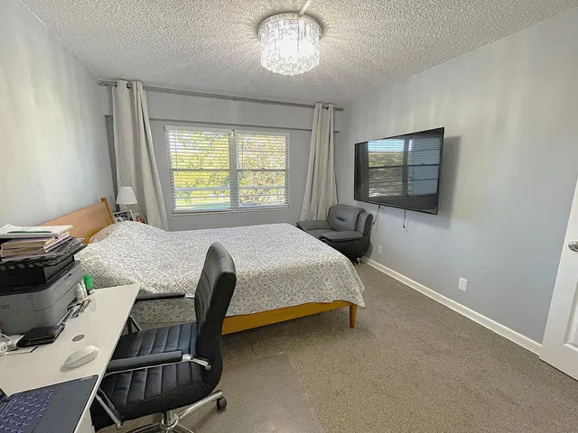  Residence photo 15