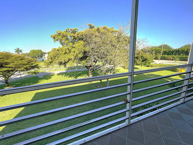  Residence photo 17