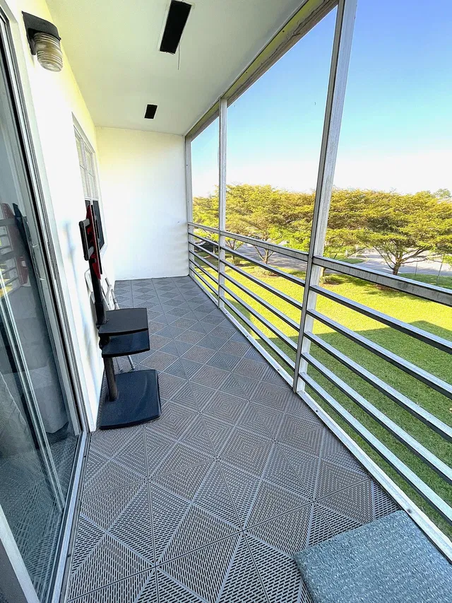  Residence photo 18