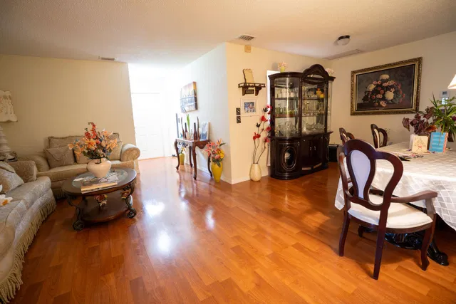 Residence photo 22