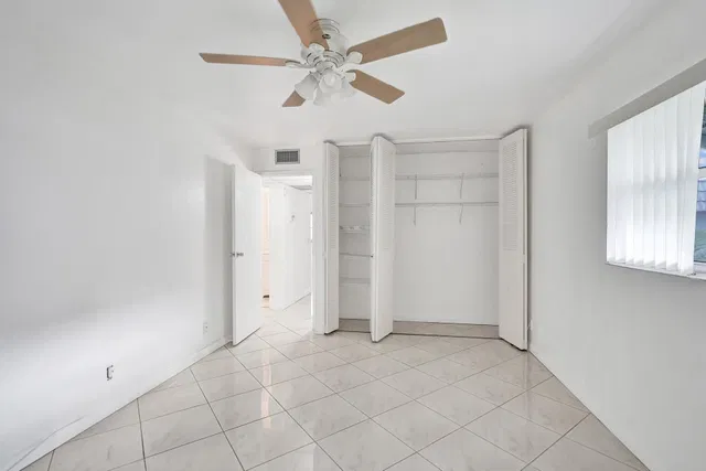 Unit E108 photo 20