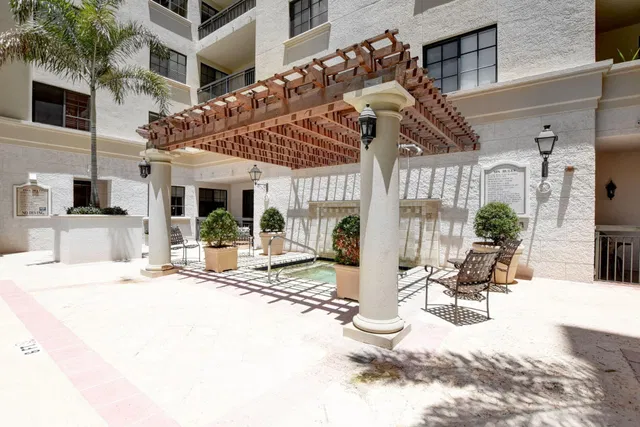 233 S Federal Boca Unit 321 photo 14