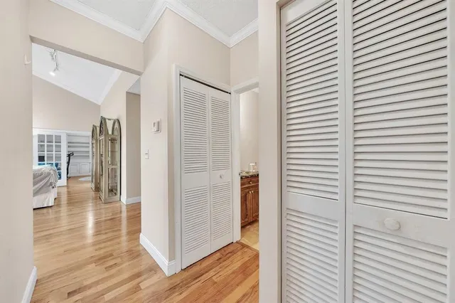 Residence photo 32