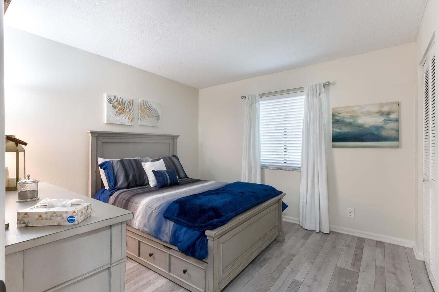 Unit 305 photo 15