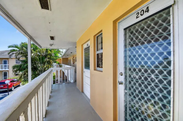 Unit 204 photo 6
