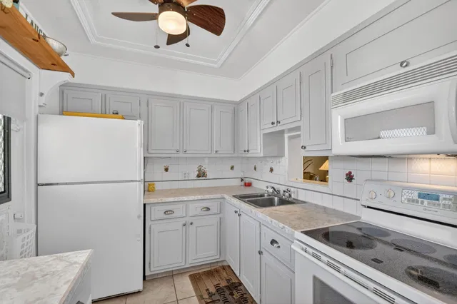 Unit 204 photo 9