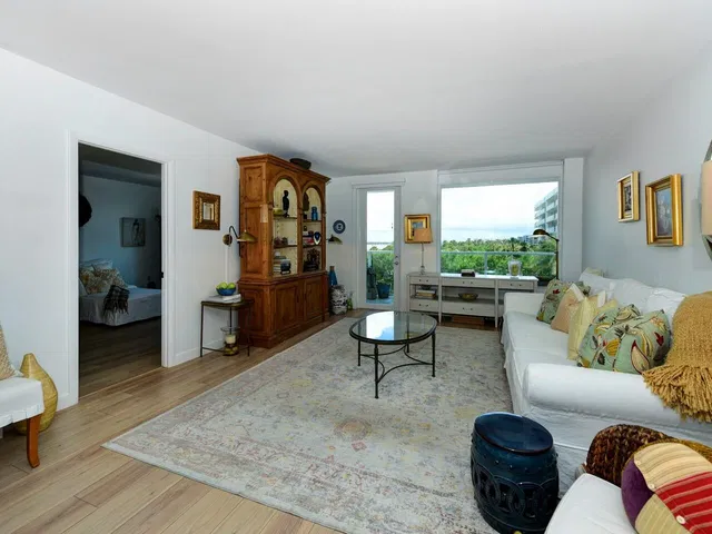 The Patrician of Palm Beach Unit 324 photo 5