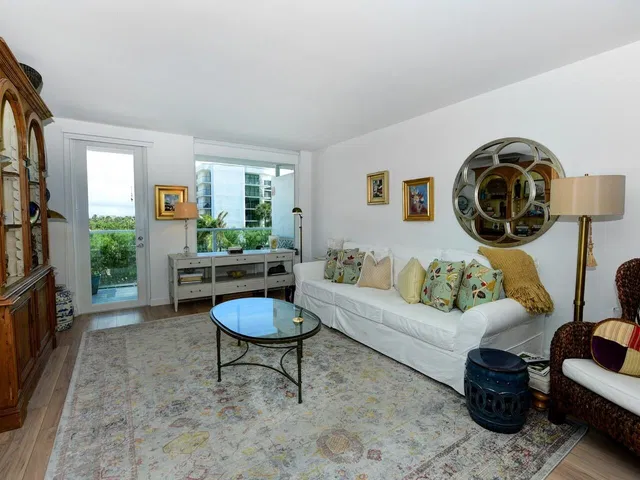 The Patrician of Palm Beach Unit 324 photo 6