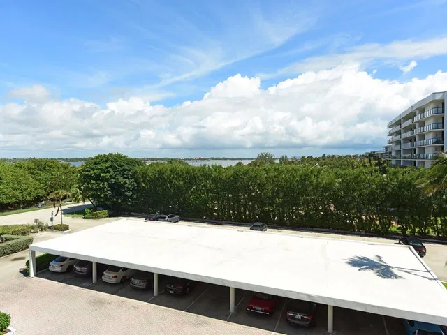 The Patrician of Palm Beach Unit 324 photo 10