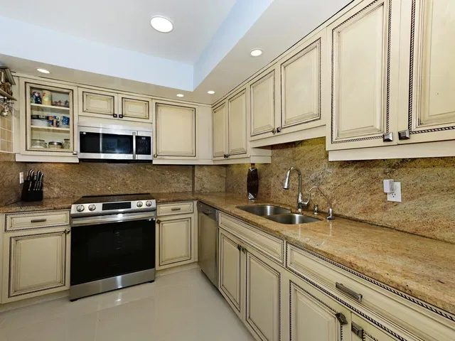 The Patrician of Palm Beach Unit 308 photo 5