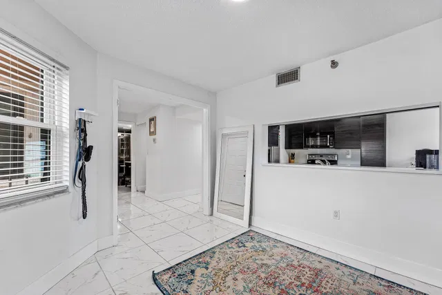 Unit 123 photo 12