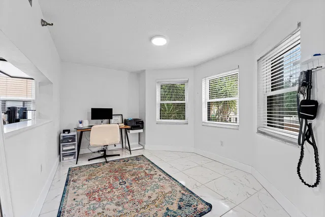 Unit 123 photo 13