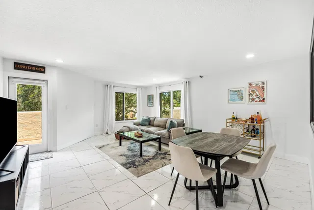 Unit 123 photo 17