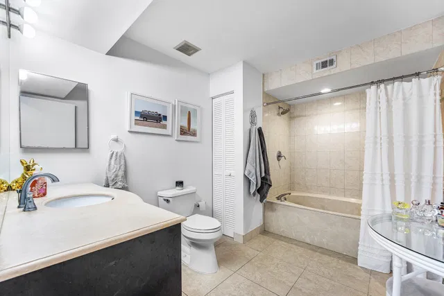 Unit 123 photo 24