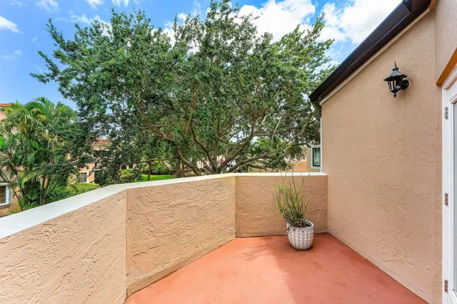 Unit 123 photo 27