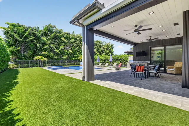 Boca Bridges Residence photo 32