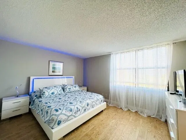 Unit Apt 502 photo 13