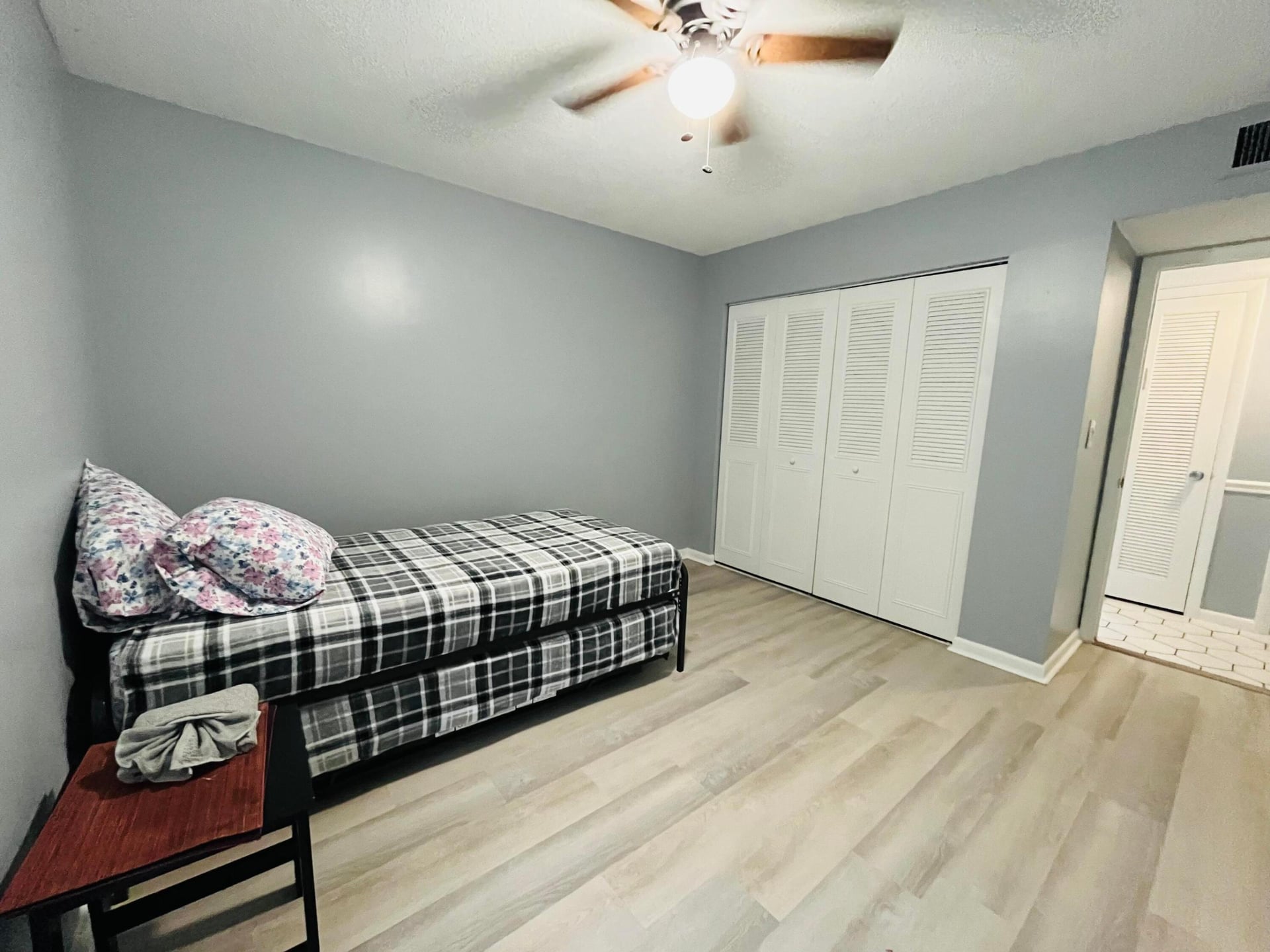 Unit E photo 9