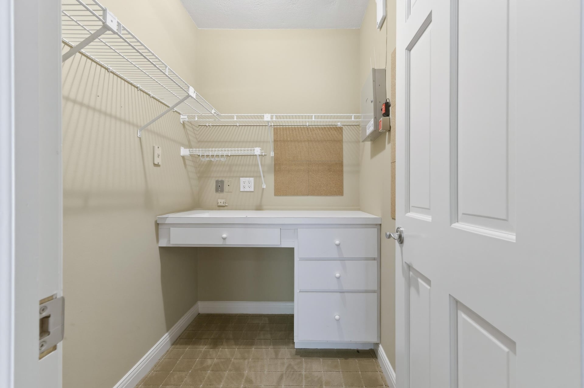 Unit A101 photo 29