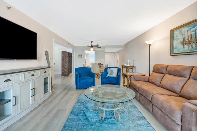  Unit 608b photo 17