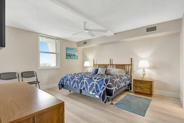  Unit 608b photo 28