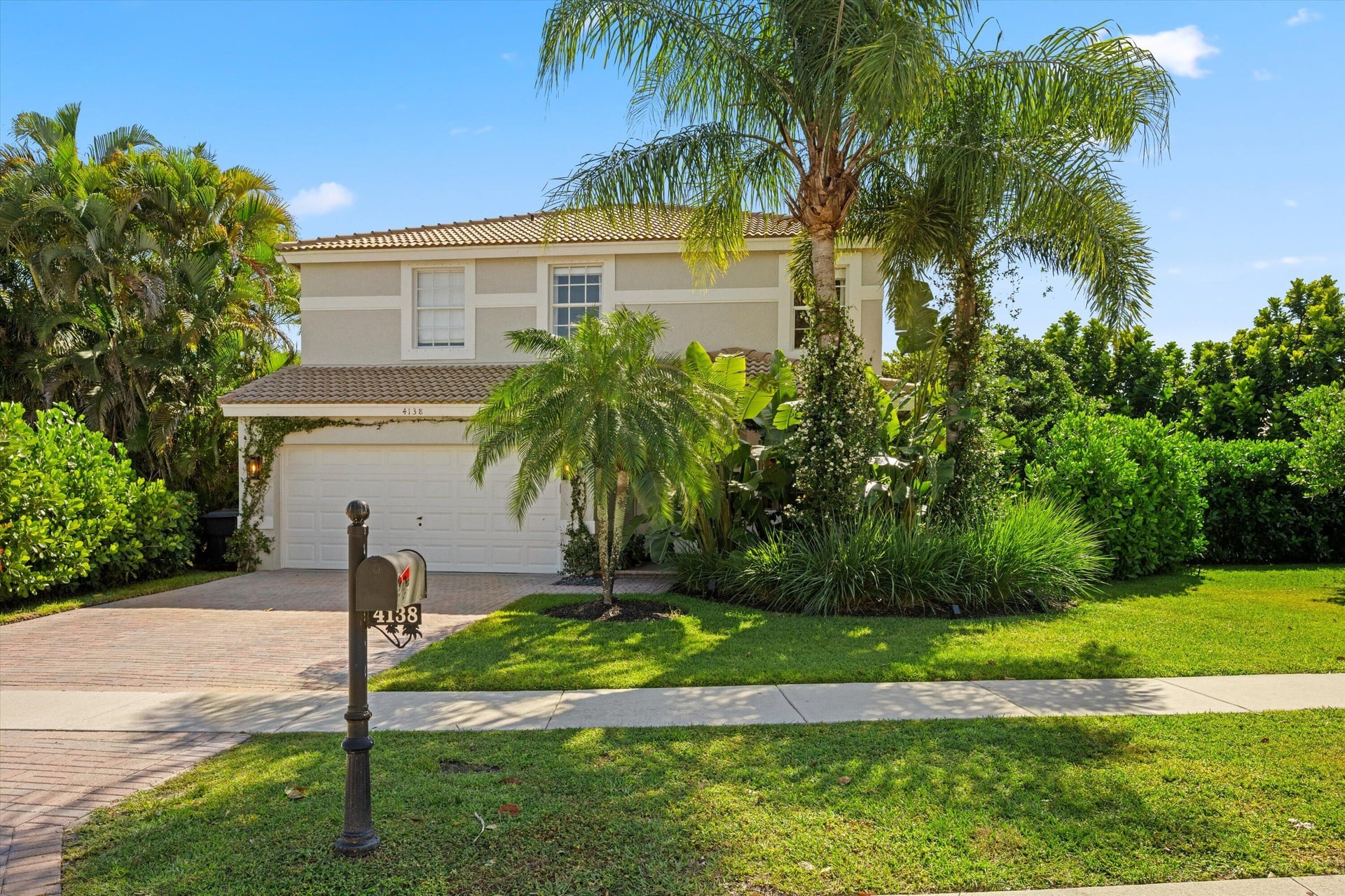Residence photo 3
