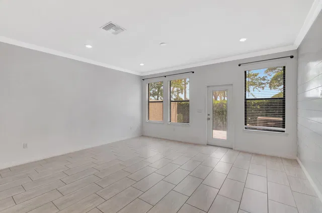 Residence photo 11