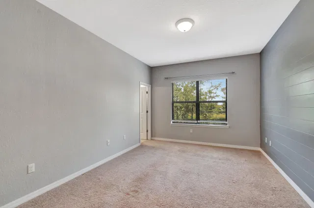 Residence photo 14