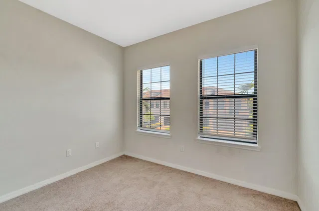 Residence photo 24