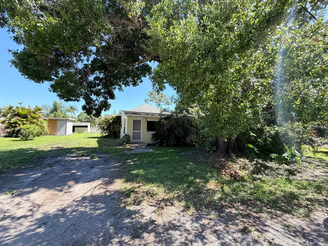 Residence photo 3