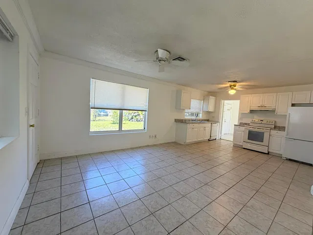 Residence photo 9