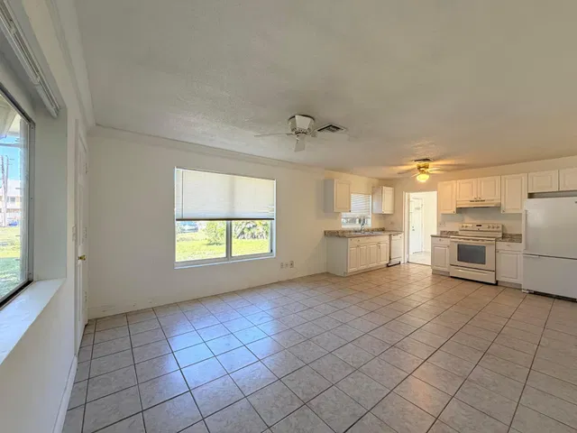 Residence photo 12