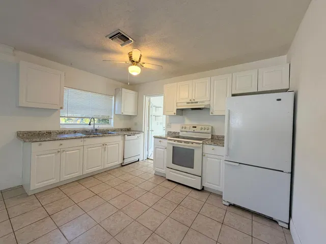 Residence photo 15