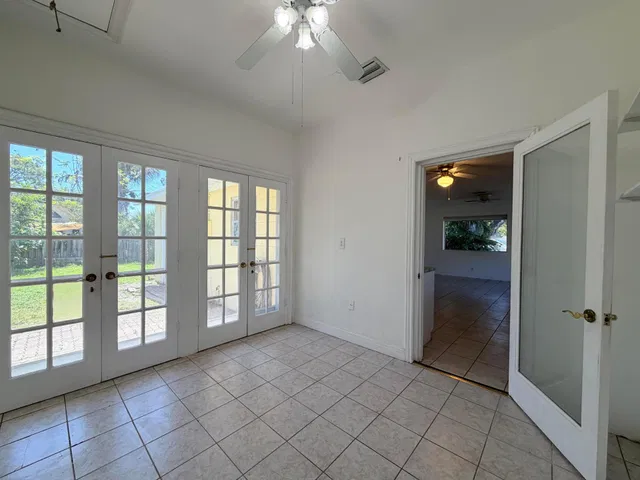 Residence photo 18