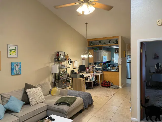 Residence photo 5