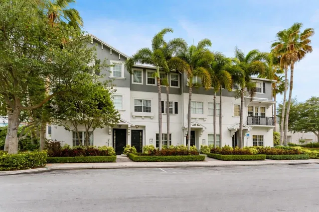 Downtown Delray Beach Unit 22 photo 4