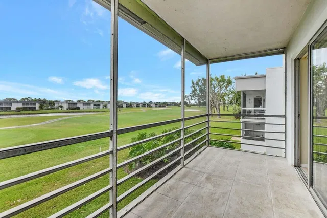 Residence photo 2