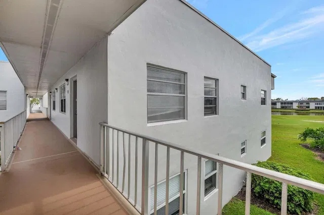 Residence photo 6
