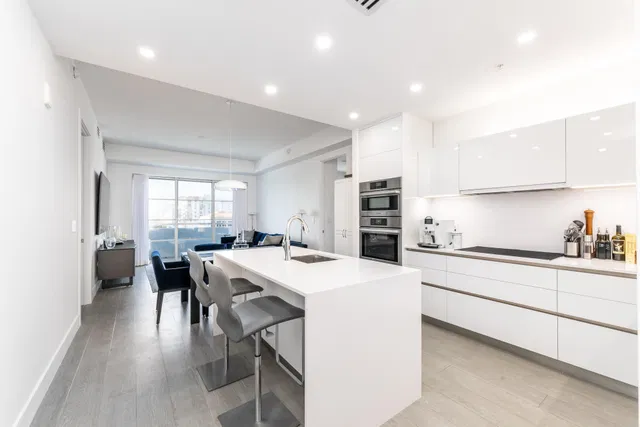 Tower 155 Unit 818 photo 6
