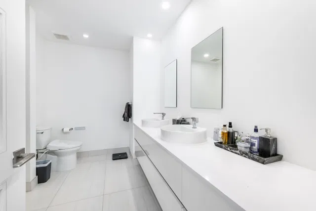 Tower 155 Unit 818 photo 10