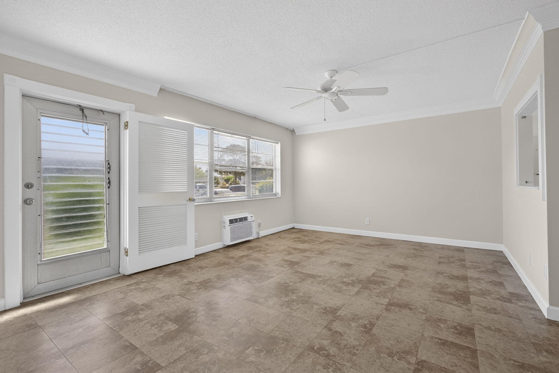Residence photo 3