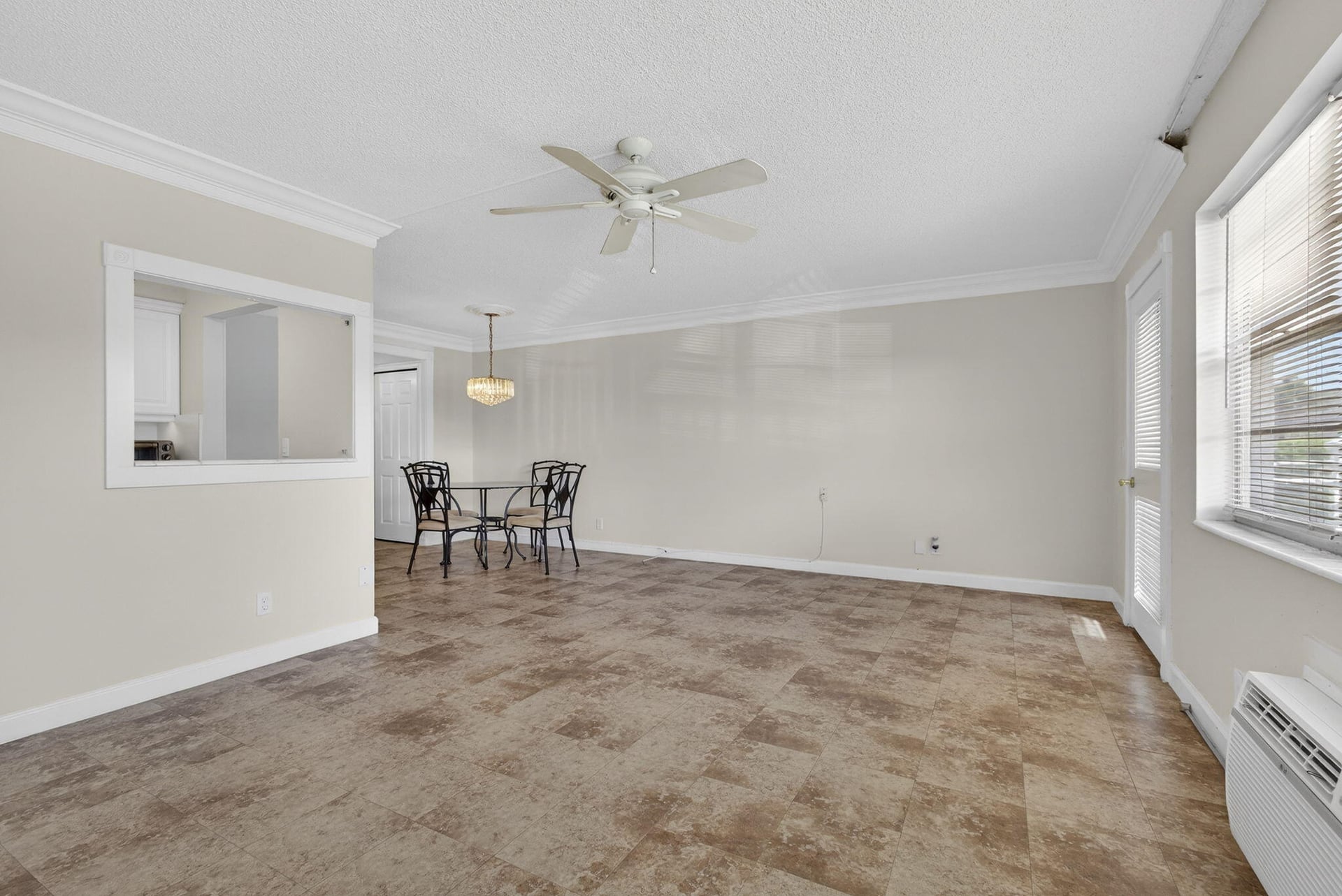 Residence photo 6