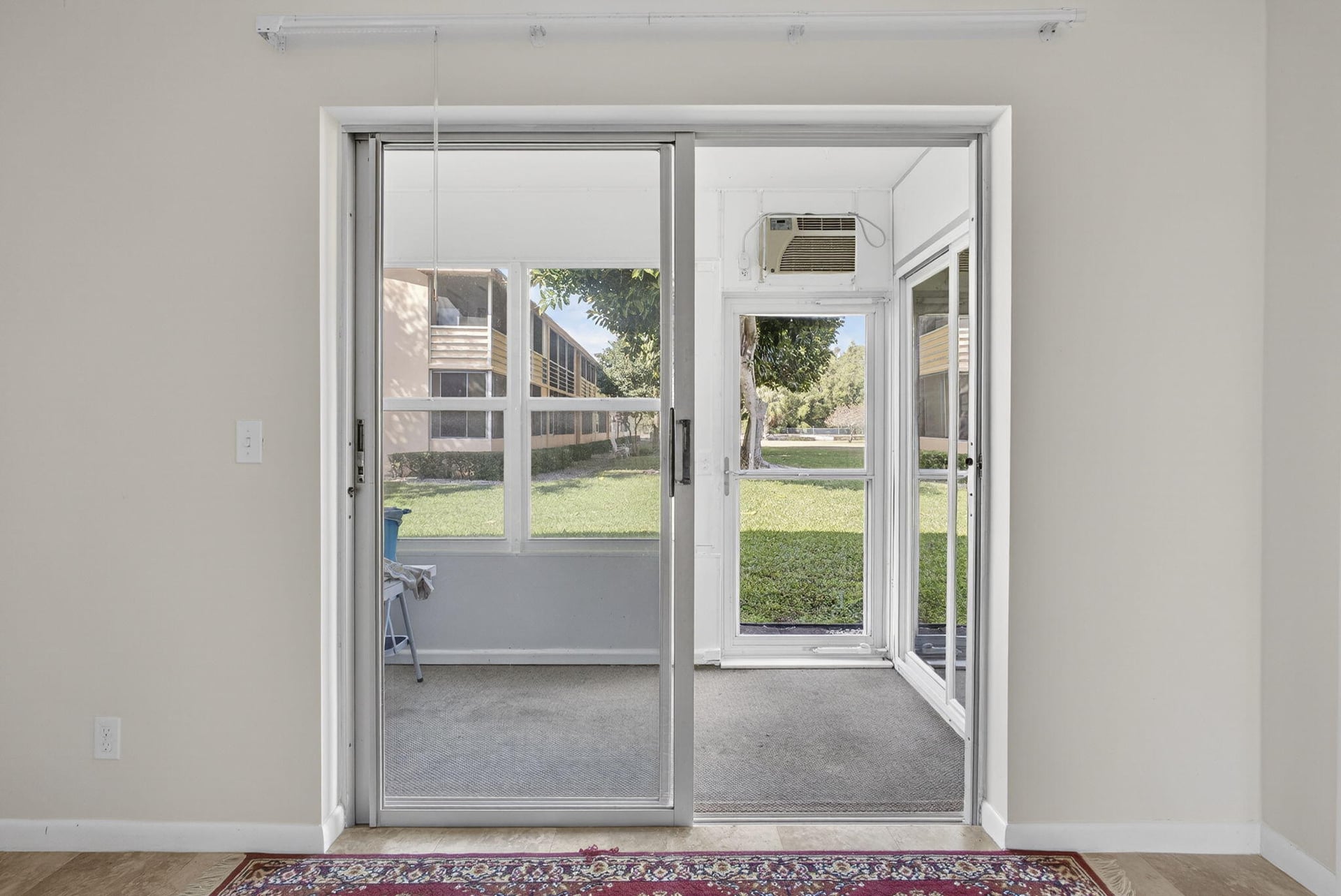 Residence photo 20
