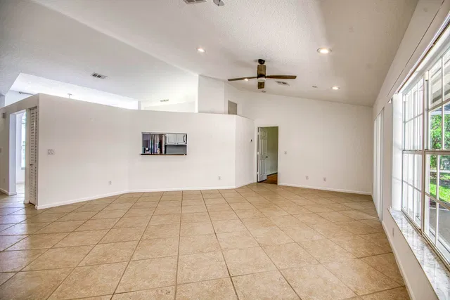 Residence photo 11