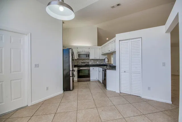 Residence photo 31