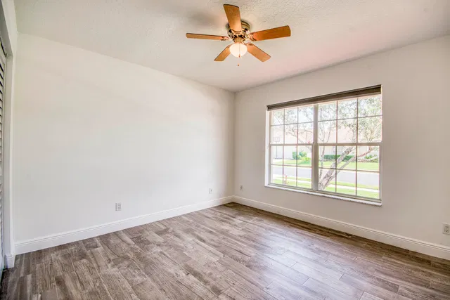 Residence photo 41