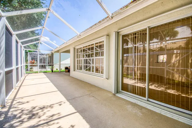 Residence photo 49