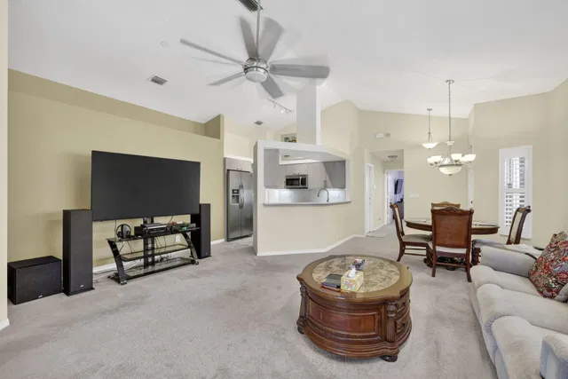 Residence photo 14